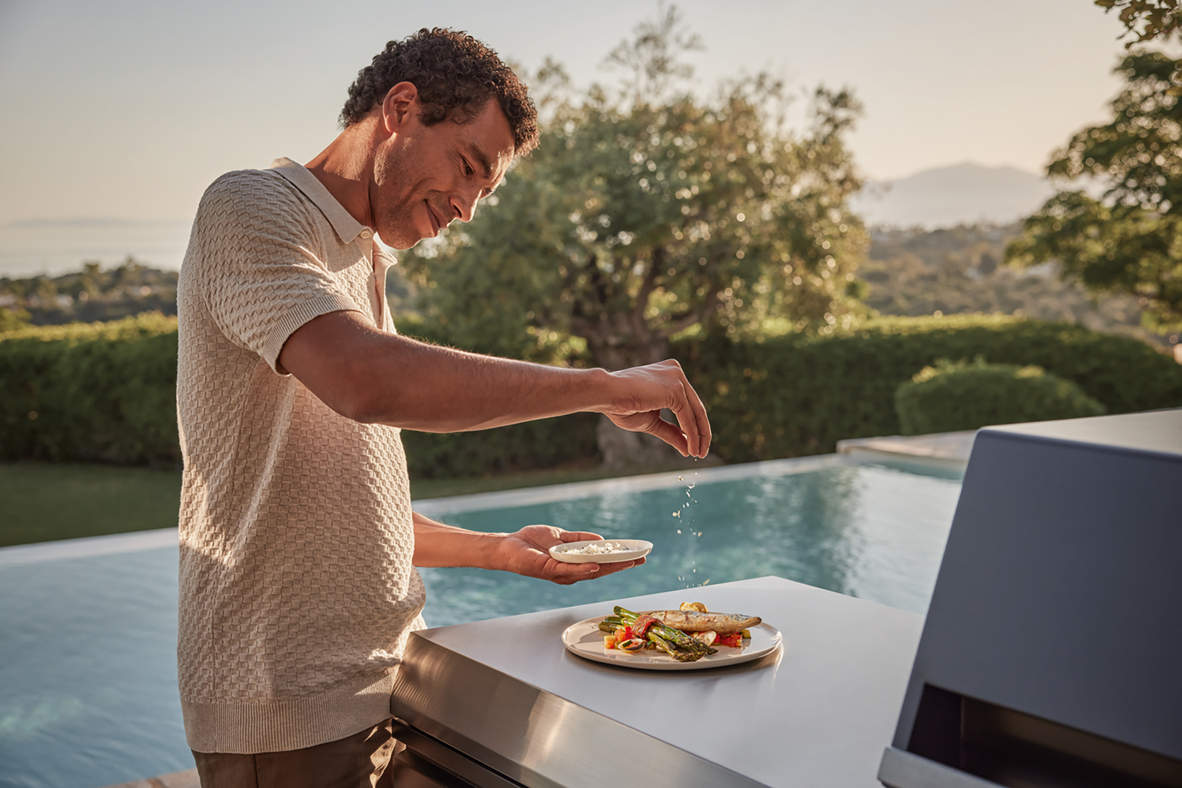Thomas Gardener Roofs Outdoor Küche Miele Dreams Advance mit Gasgrill Fire Pro IQ