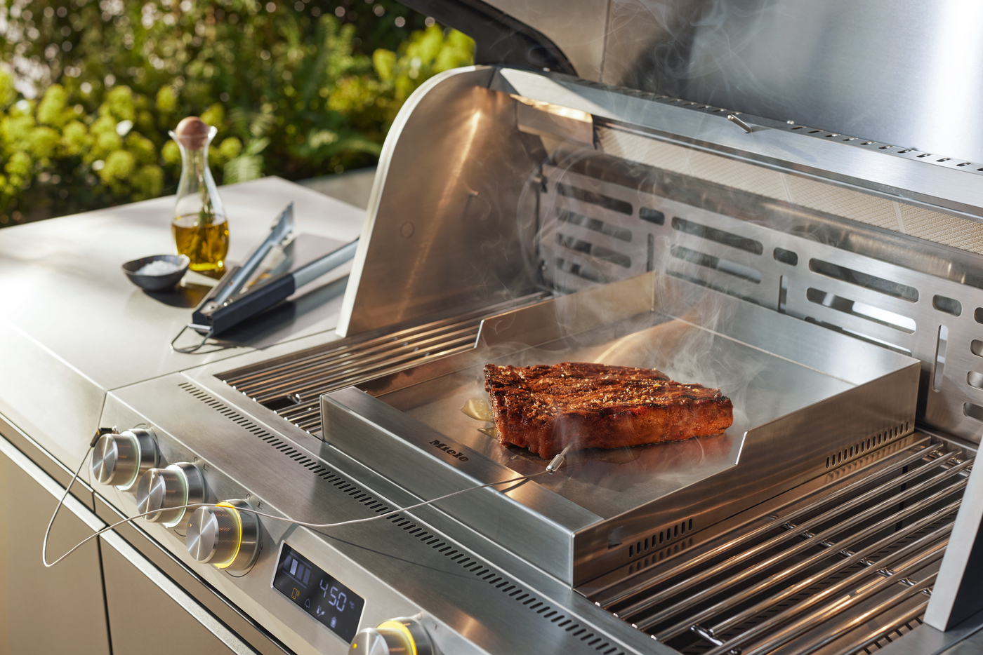 Miele Dreams Gasgrill Fire Pro und Fire Pro IQ Zubehör: Griddle Master - Edelstahl Plancha