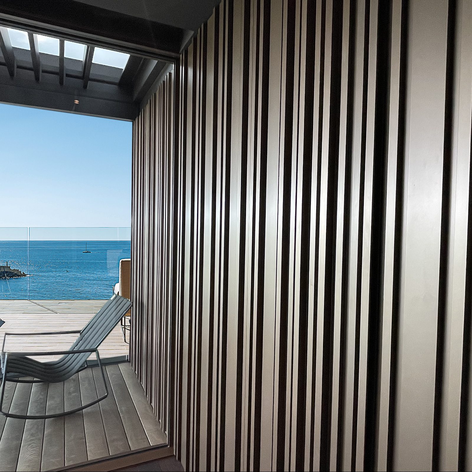 Linarte®- und Linius®-Seitenwände für stilvolle Außenbereiche