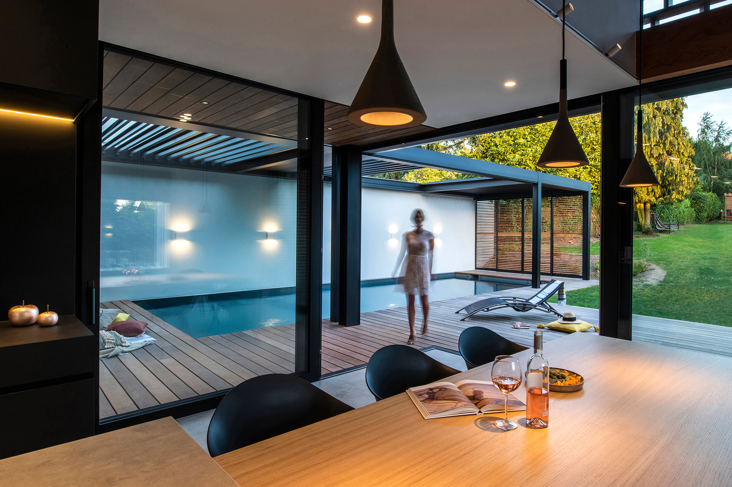 Dächer und Pavillons mit Blick auf den Himmel in Camargue, Skye